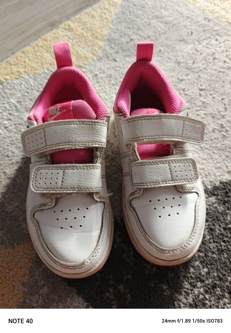 Buty Nike dla dziewczynki rozmiar 27,5