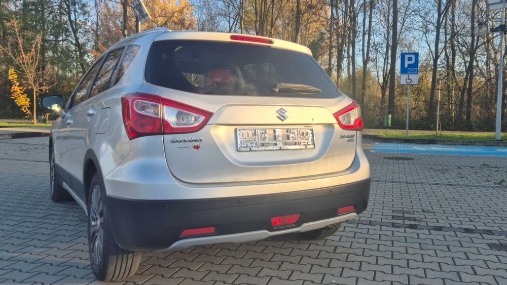 Suzuki SX4      2013