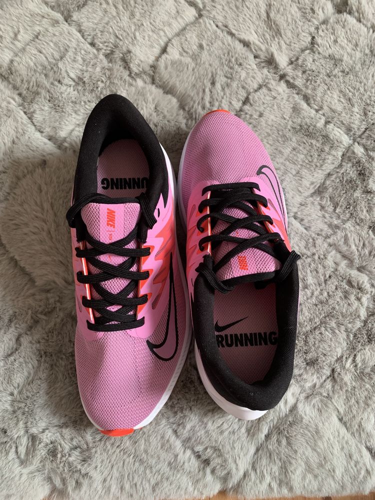 Nike WMNS NIKE QUEST 3 Оригінал