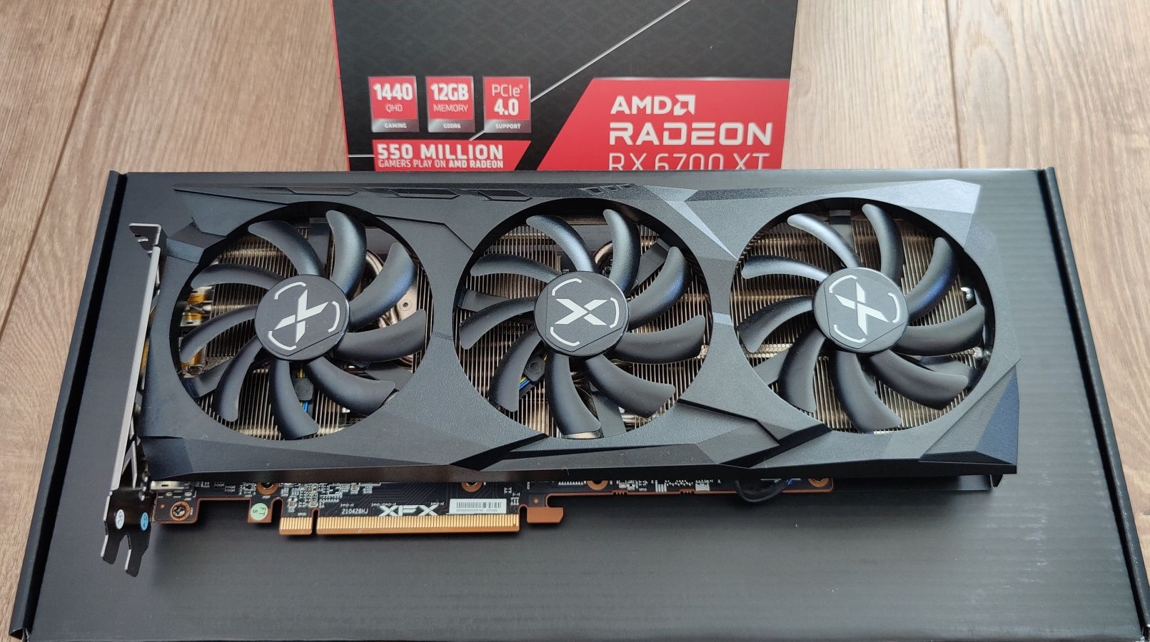 Відеокарта XFX RX 6700 XT