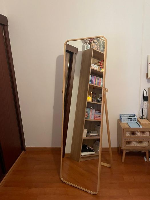 Espelho IKORNES IKEA – ótimo estado, modelo de pé 52x167 cm