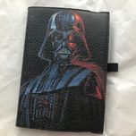 notatnik z czarnymi stronami Darth Vader