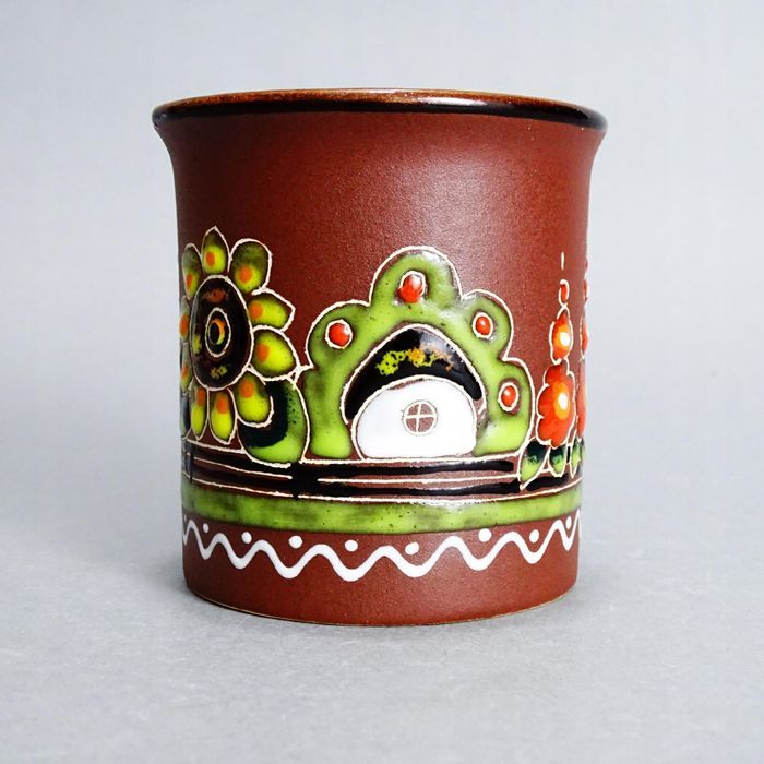 piękny ręcznie zdobiony kubek ceramiczny