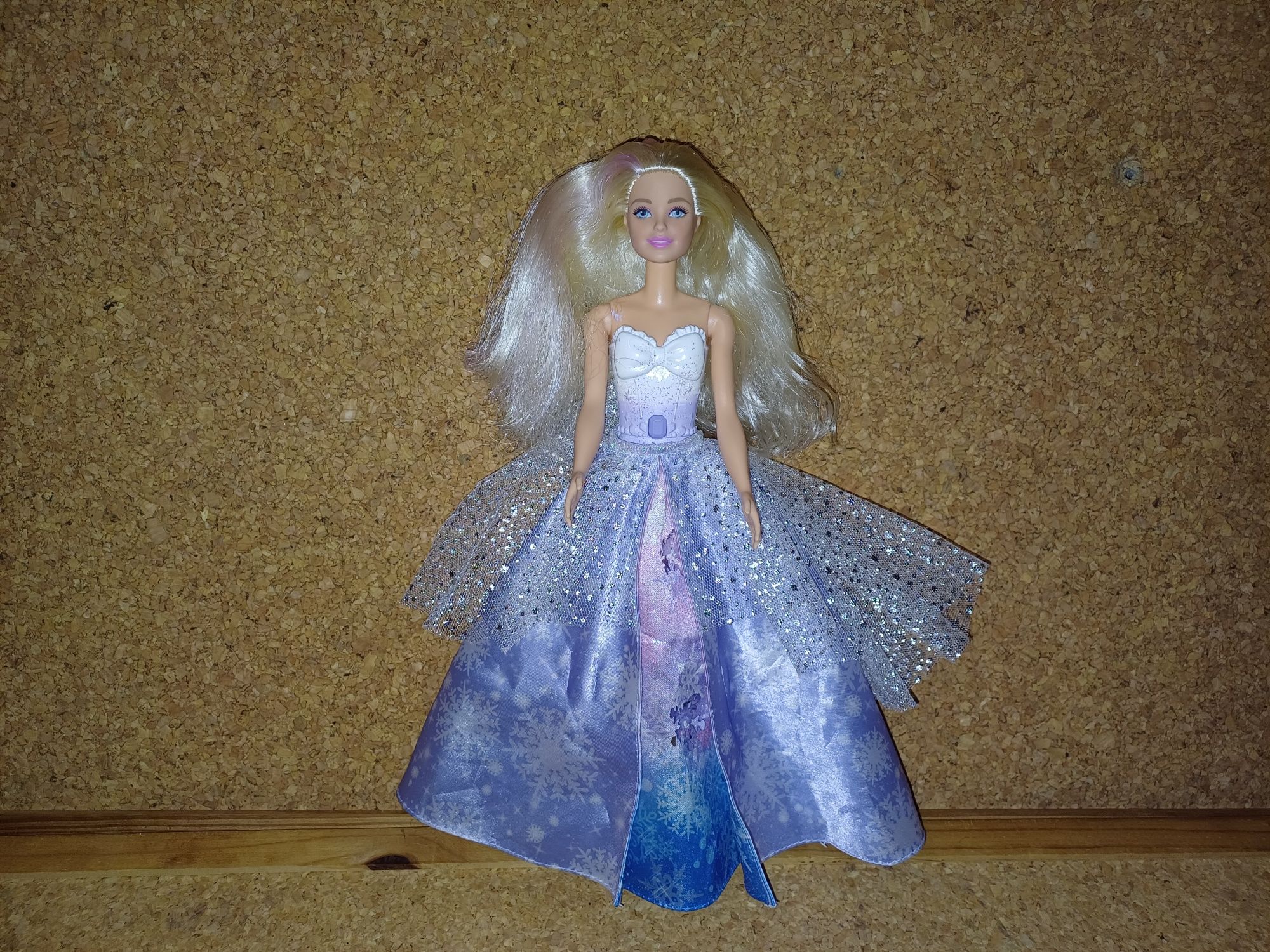 Barbie Dreamtopia Princesa floco de neve.
Mattel.