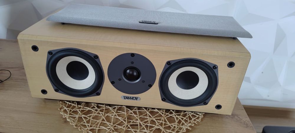 Glosnik centralny marki Tannoy, model mxC Light Maple