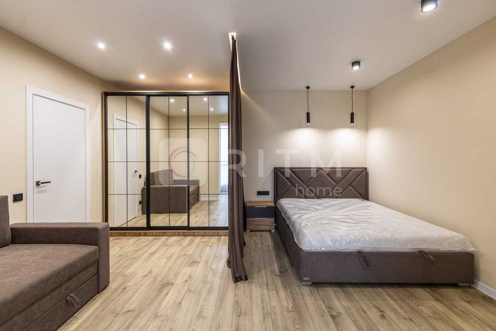 Оренда. Перша здача. Велика площа.