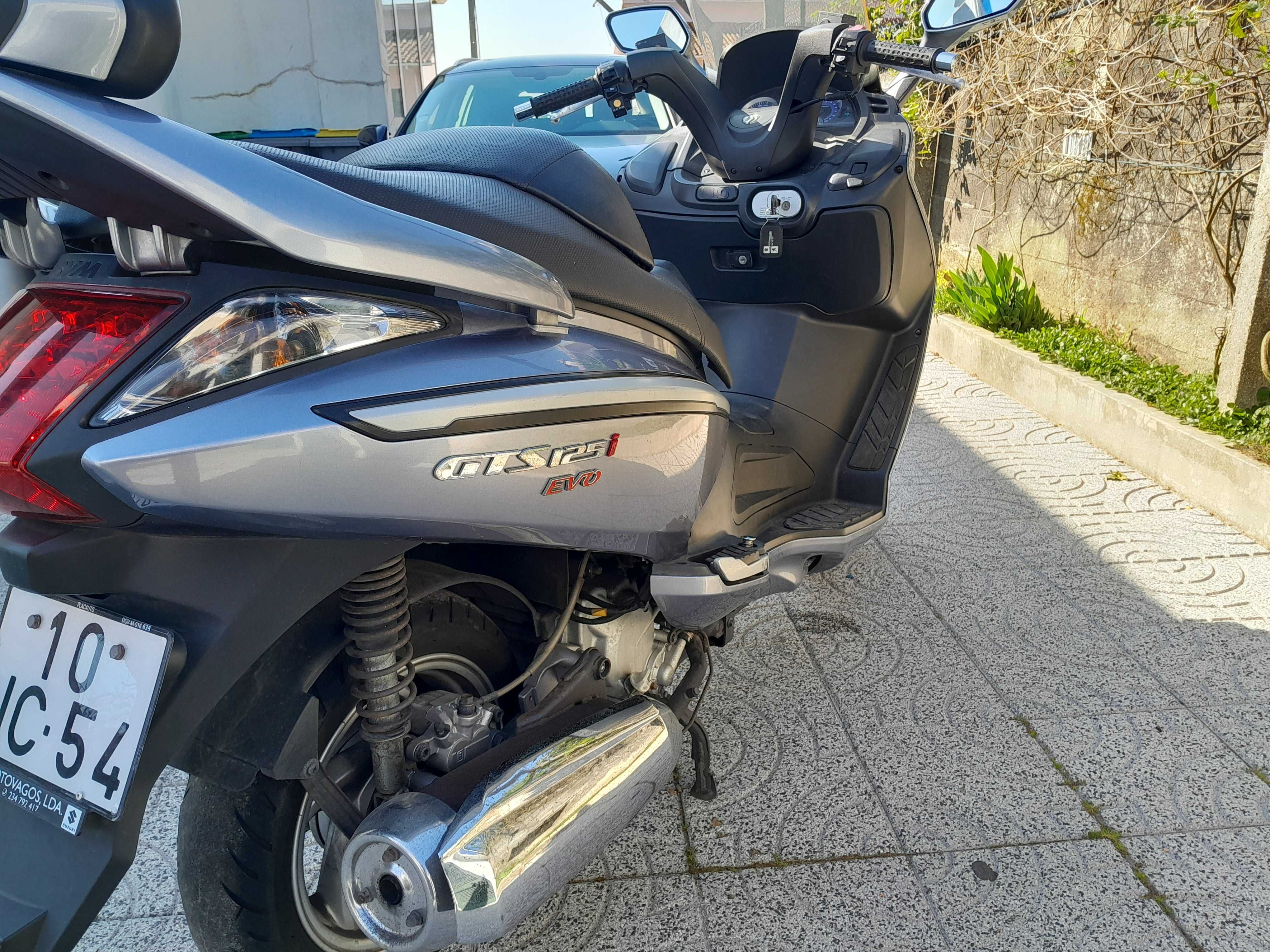 Scooter Sym GTS125 I