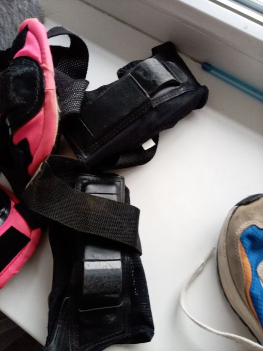 Ролики дитячi,довжина устілки 22 см,додаю наколінники