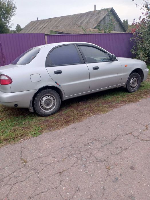 Автомобіль Ланос Сенс