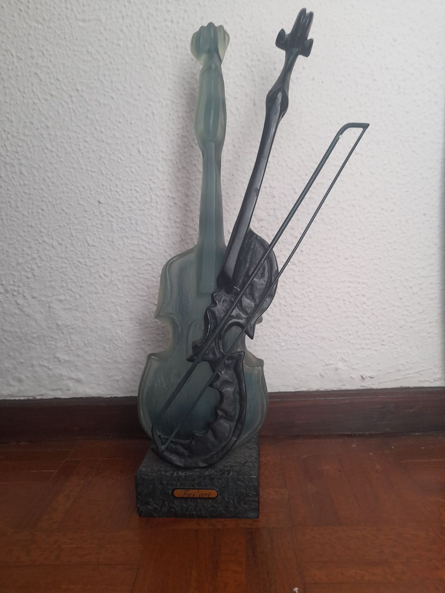 Violino em Vidro e Cobre.