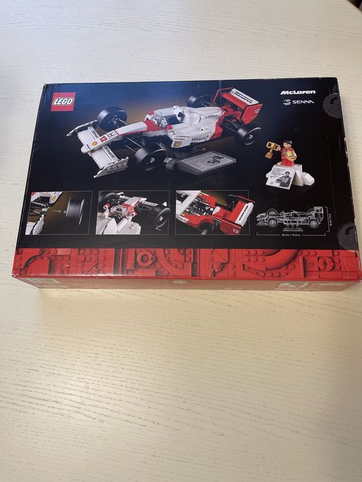 Конструктор LEGO ICONS McLaren MP4/4 і Айртон Сенна