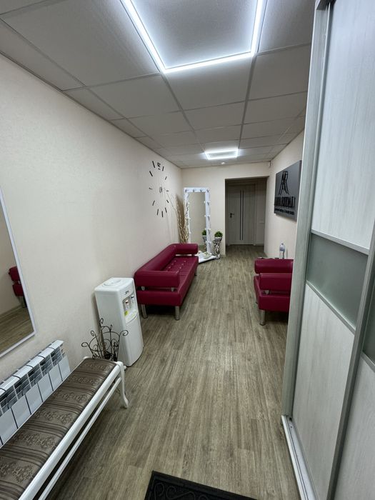 Офісне приміщення вільного призначення Ярослава Мудрого 24