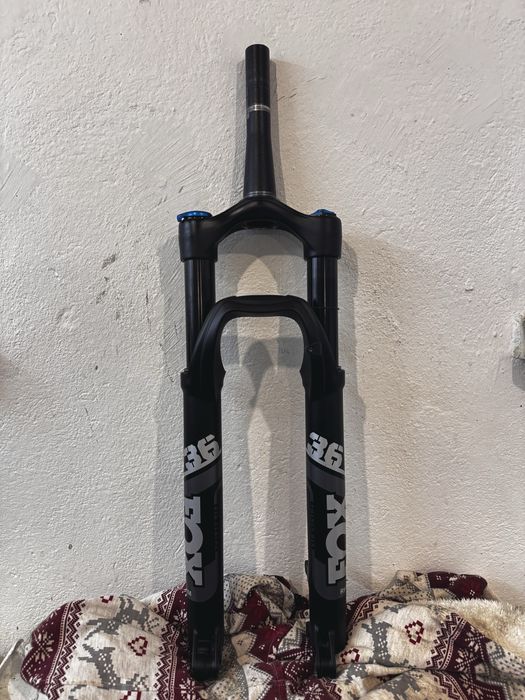 Amortyzator Fox 36 Rhythm Float 160 mm Boost 29”