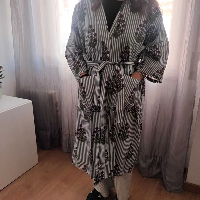 Bata sevilhana de senhora