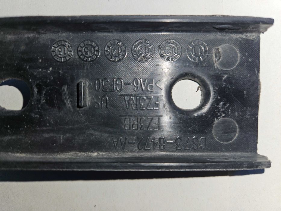 Кронштейн кріплення радіатора Ford Fusion, Mondeo DS73-8472-AA