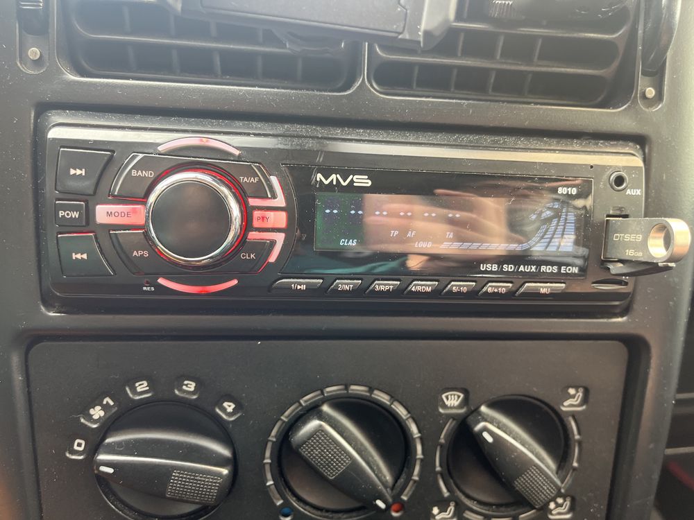 Rádio MVS para carro