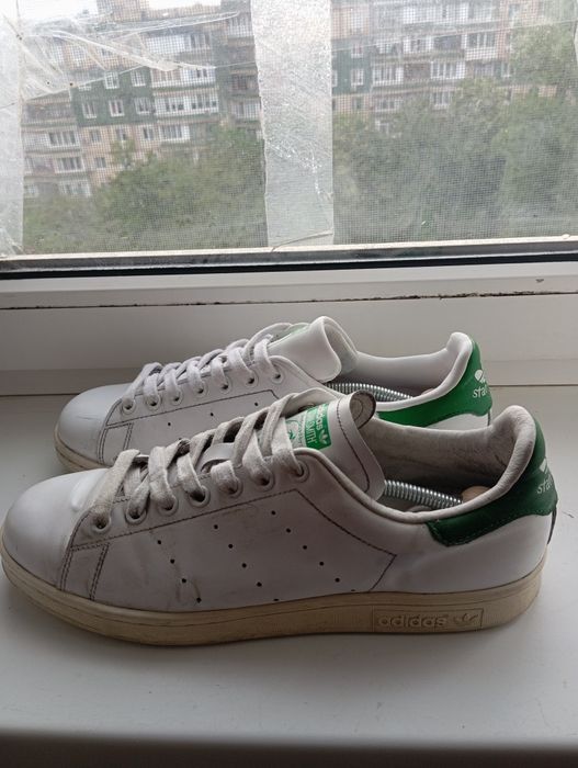 Кроссовки Adidas оригинал ,модель Stan Smith. Кожа ,состояние хорошее.
