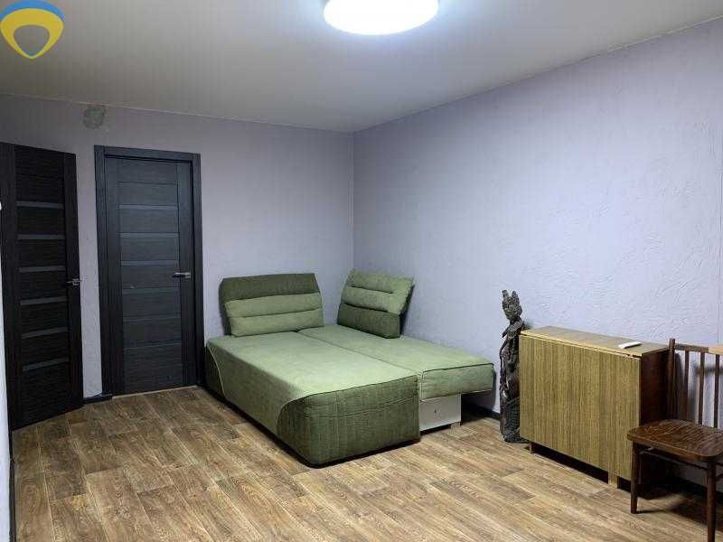 Продам 2 кімнатну квартиру з ремонтом на вул. Паустовського