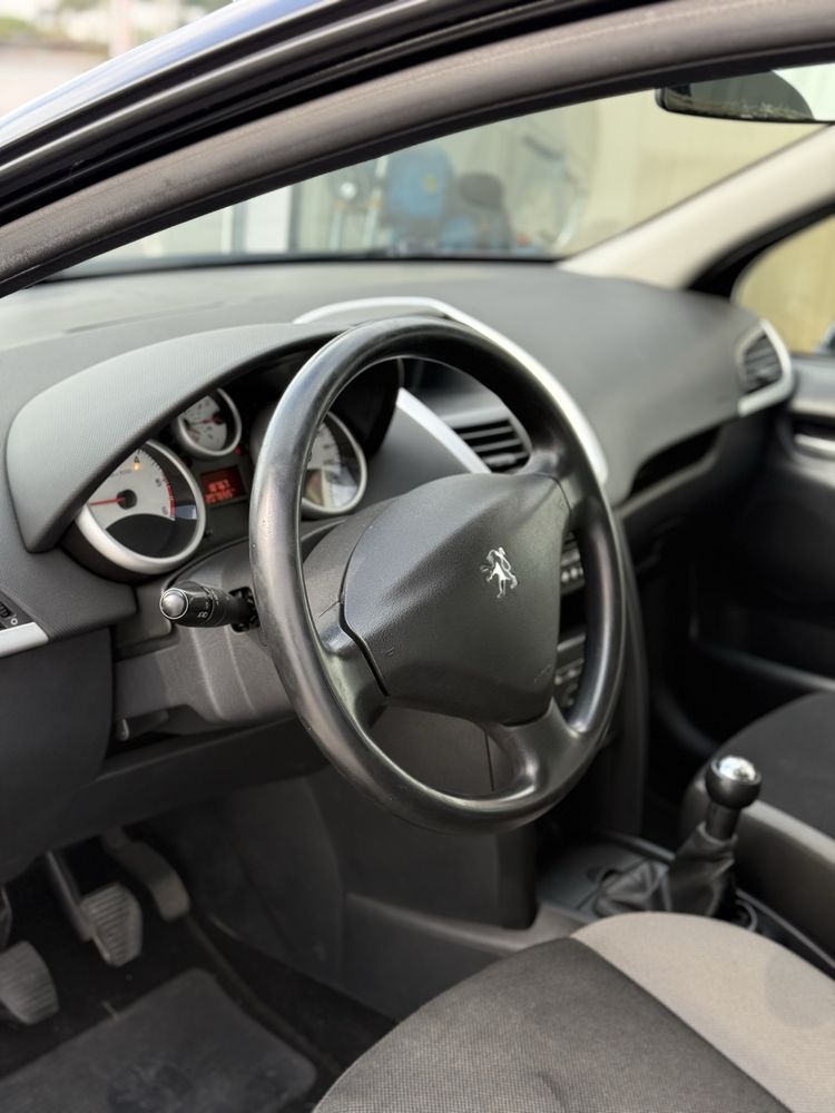 Peugeot 207 - HDI 1.4
