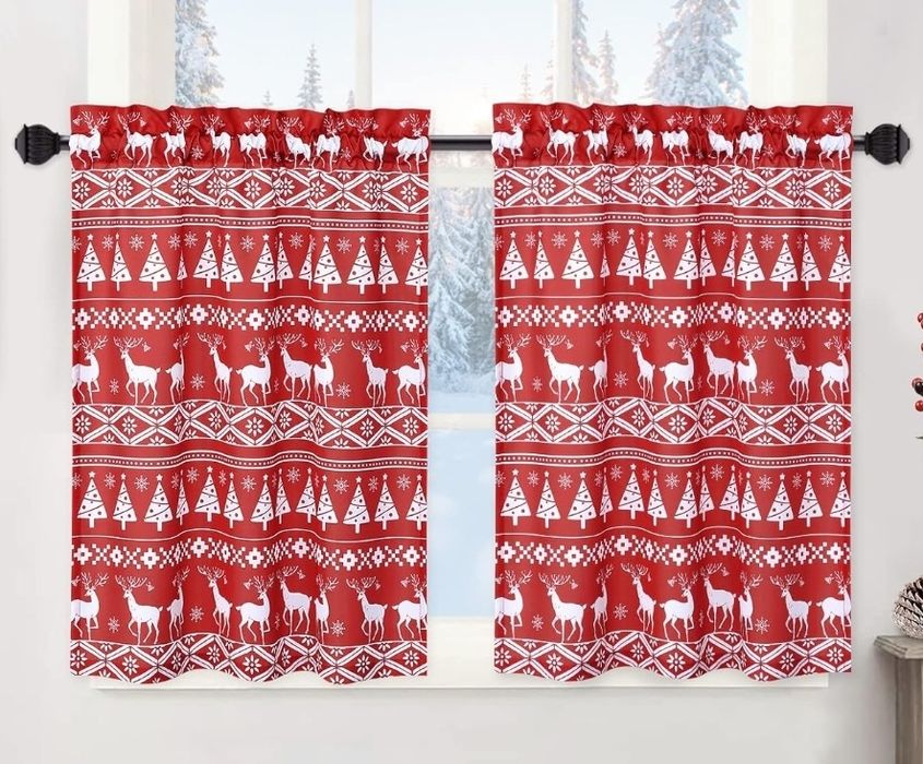Świąteczne, krótkie zasłonki na okna