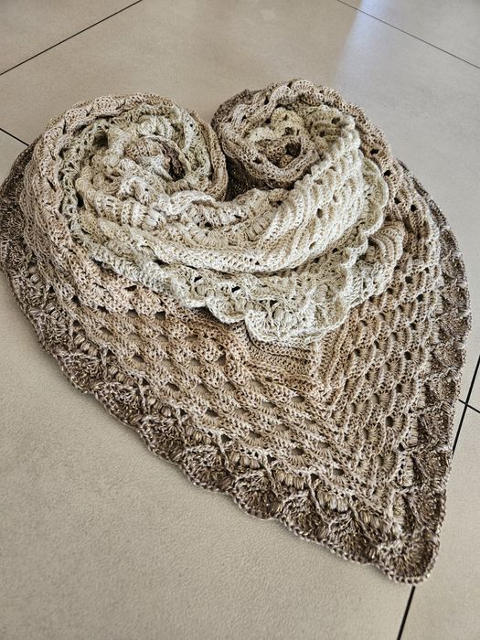 Chusta robiona na szydełku rękodzieło Handmade idealna na prezent