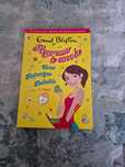 Regresso à escola: uma rapariga rebelde de Enid Blyton