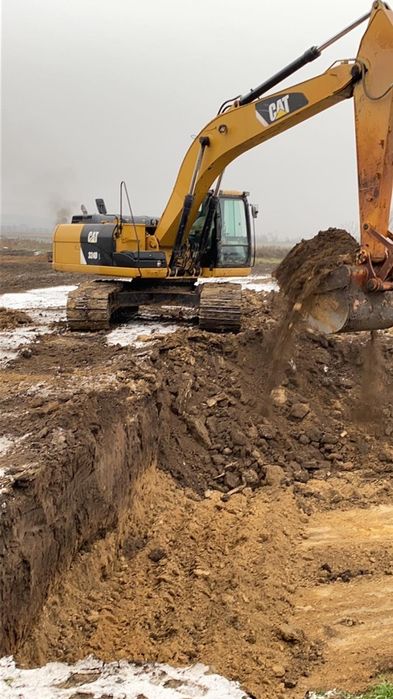 Оренда/послуги екскаватора Caterpillar 324 dL