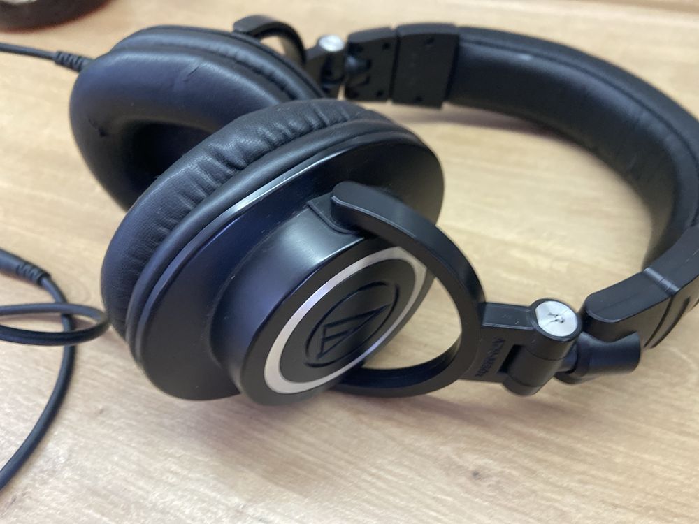 Наушники Audio-Technica ATH-M50x