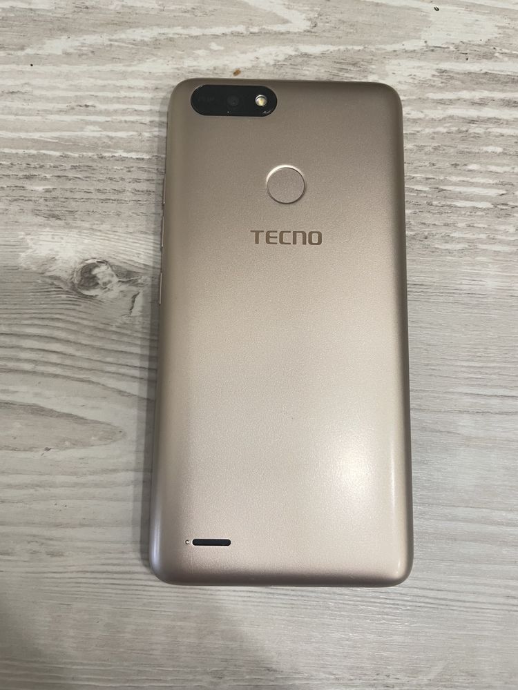 Смартфон TECNO.Андроїд 10.