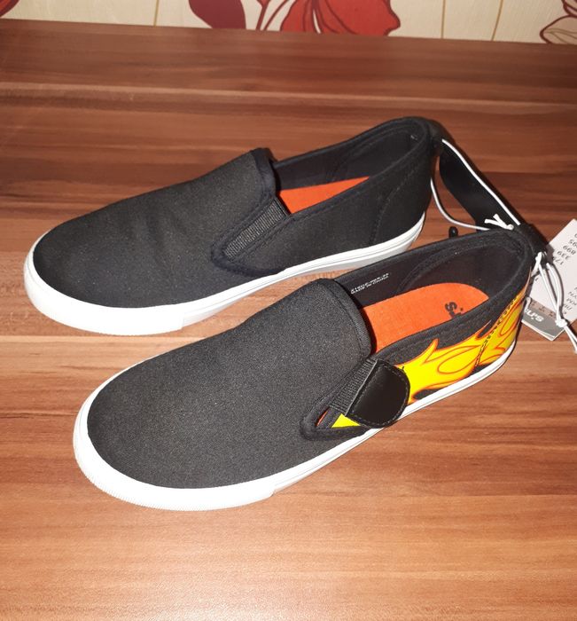 Sinsay Hot wheels tenisówki, trampki 35 NOWE