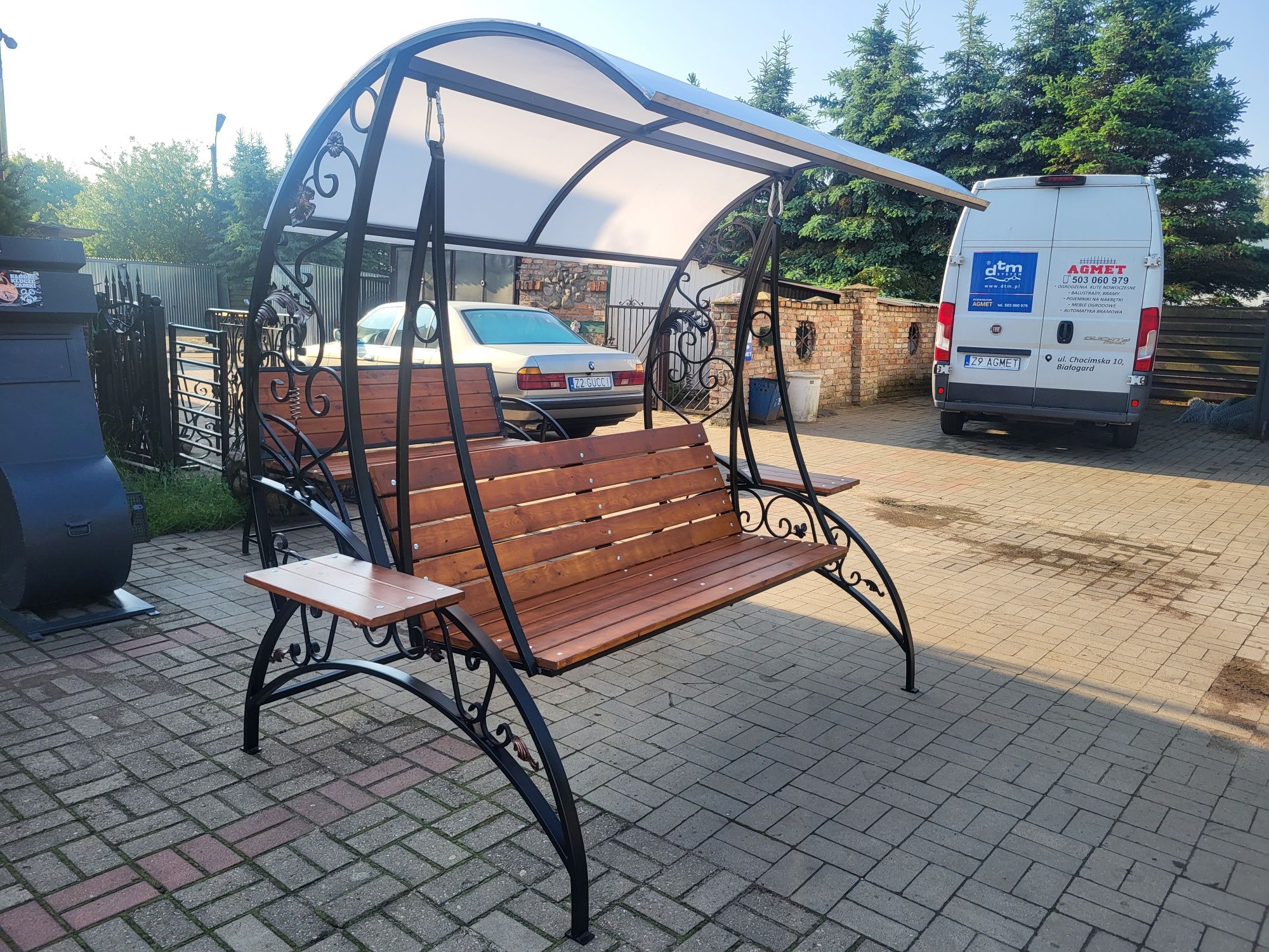 Piękna kuta huśtawka, producent.