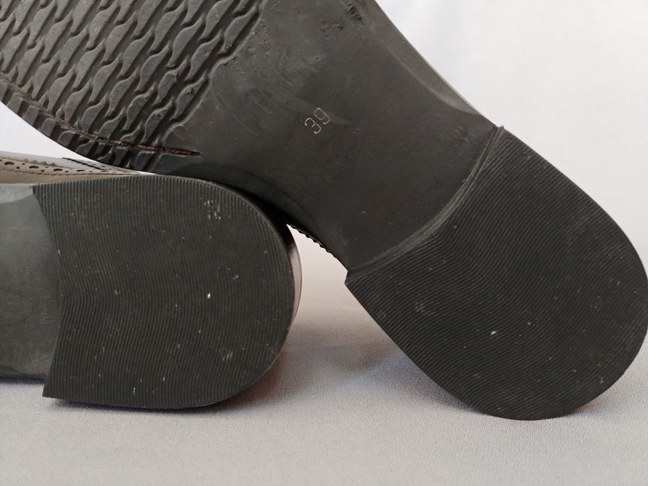 Gino Rossi damskie buty rozmiar 39 / pantofle