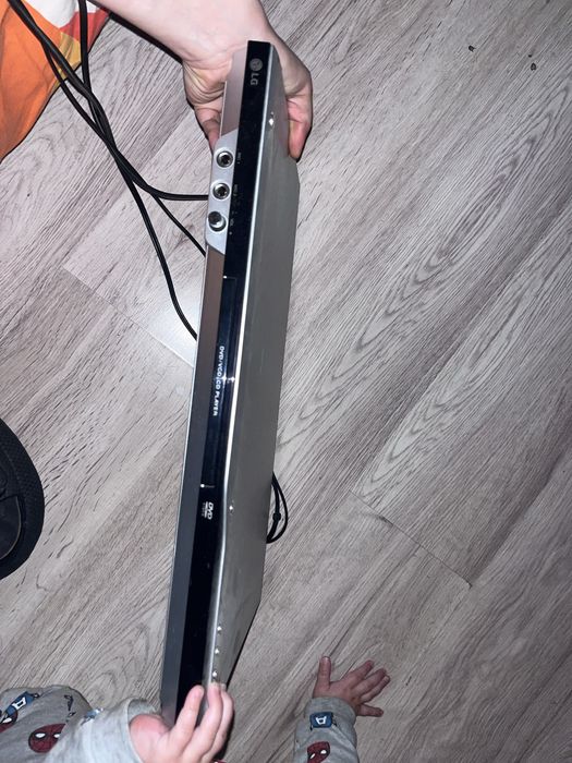 DVD LG програвач електронний