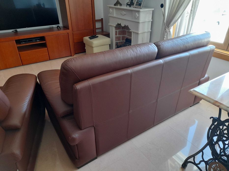 Sofás em pele em muito bom estado como novos