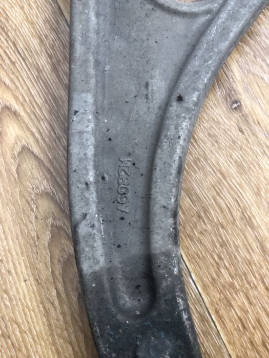 Рычаг левый Hyundai Sonata hybrid YF