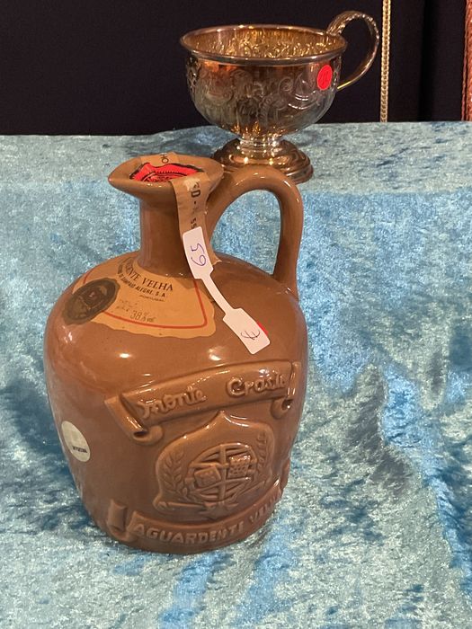 Garrafa aguardente velha porcelain com caixa