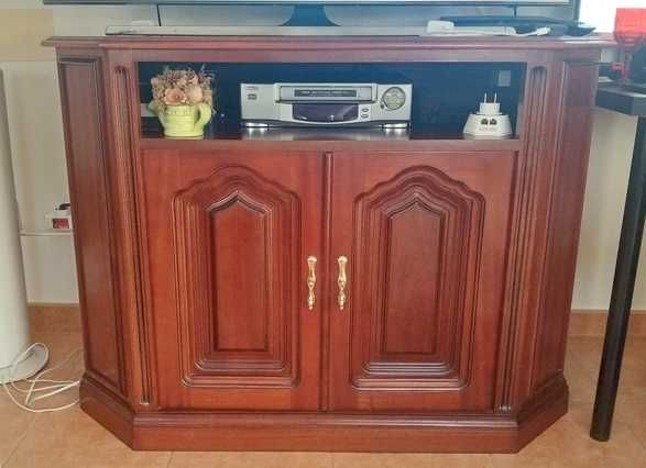 Sala Completa de Madeira Antiga