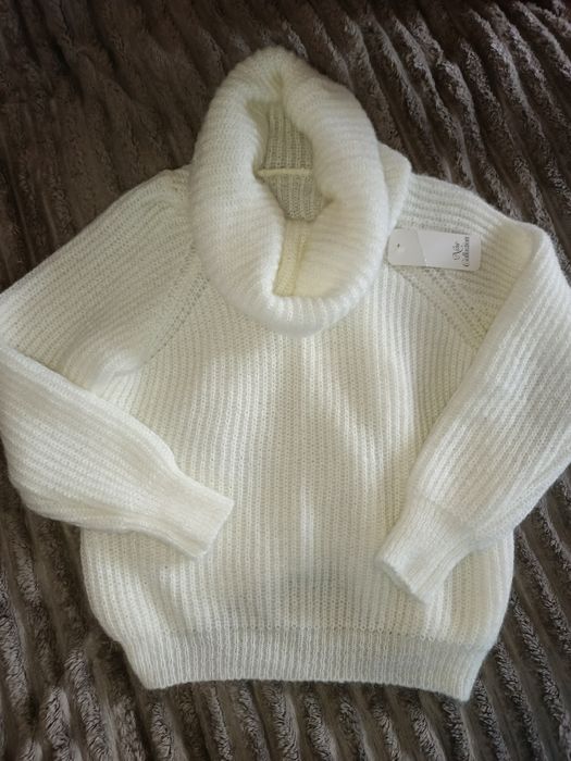 Жіночий в'язаний светр. Новий