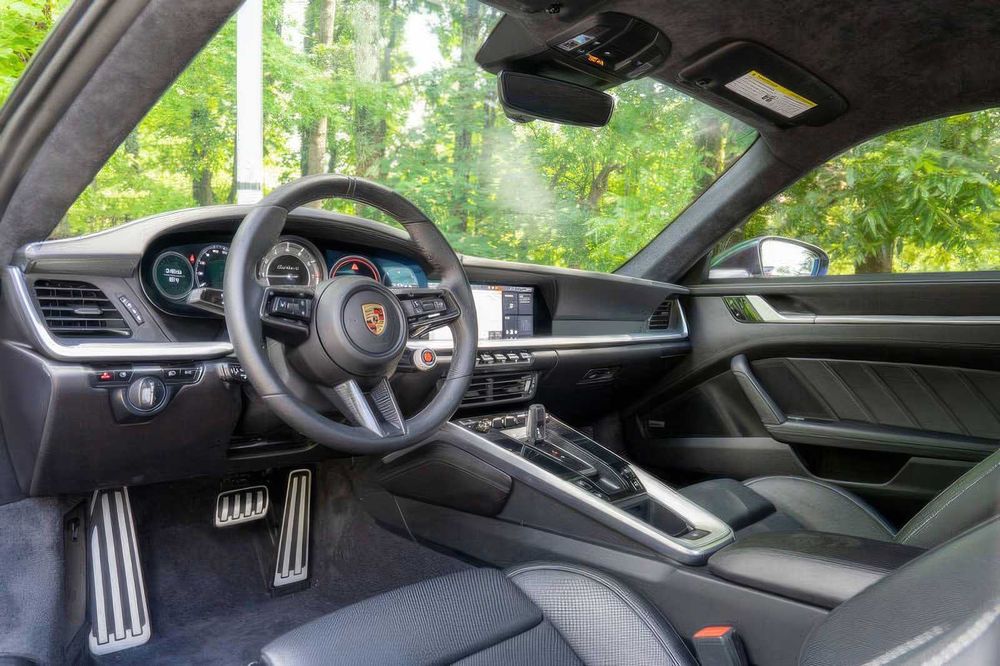 Porsche 911 Turbo S      2021