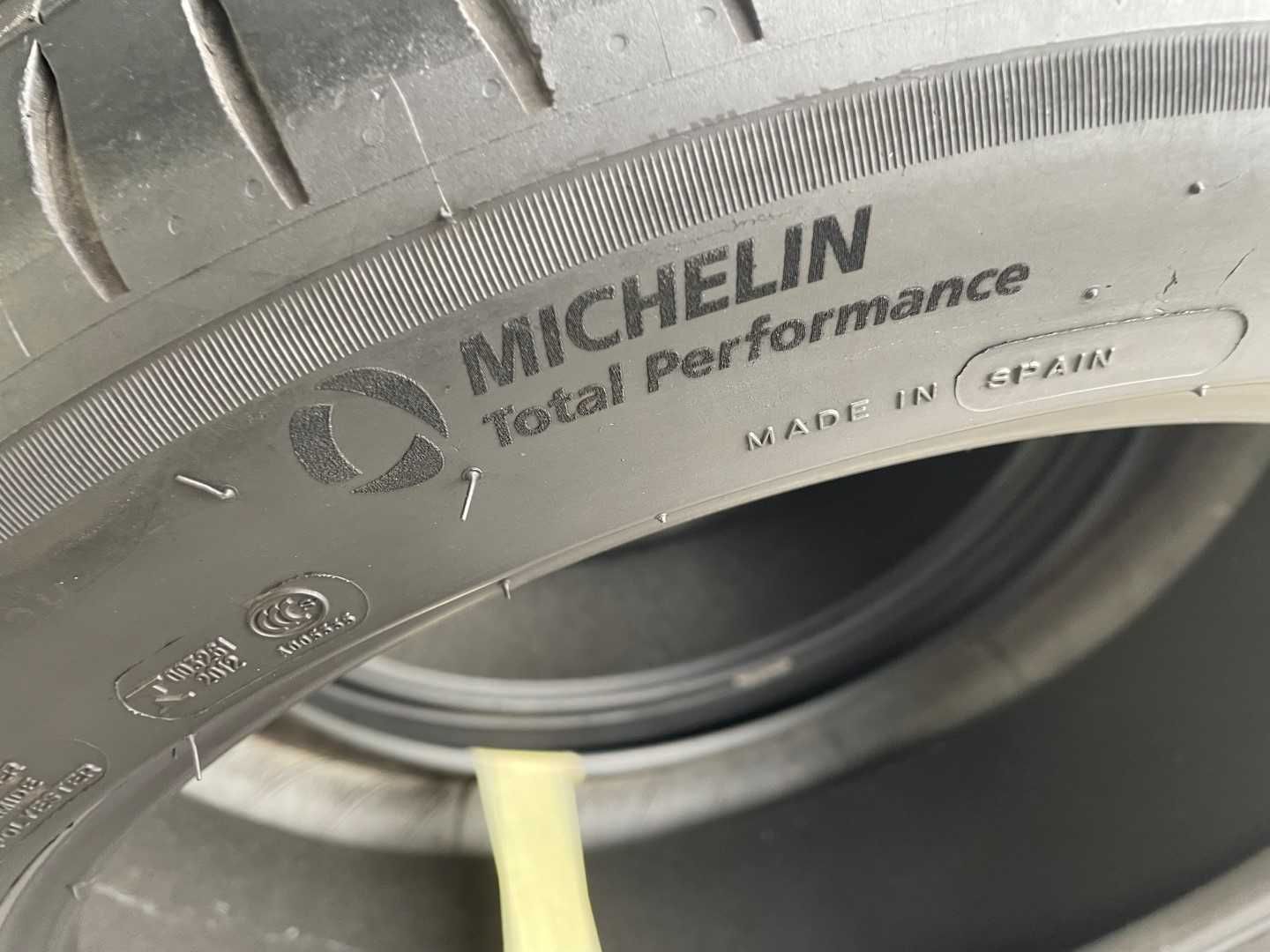 245 45 r19 Michelin Pilot Sport 4 AO 102Y 4,5mm  x2