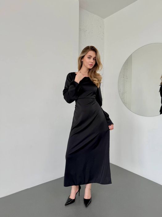 Шовкова жіноча сукня