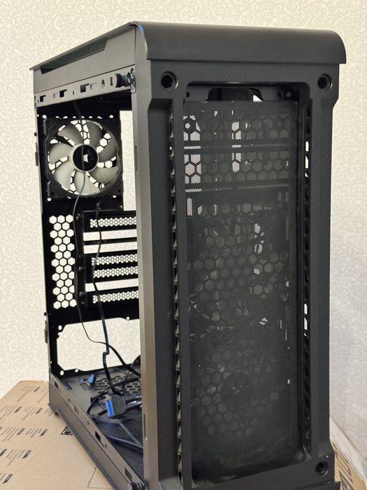 Корпус Thermaltake