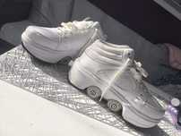 Buty z rolkami r. 38