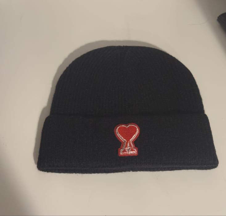 czarna czapka zimowa AMI PARIS