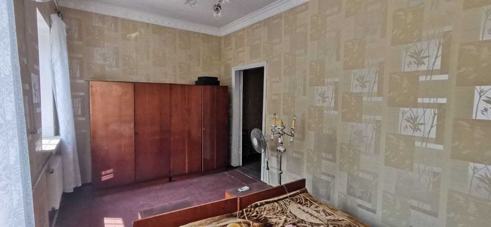 Продається двоповерховий будинок біля ЖД вокзалу