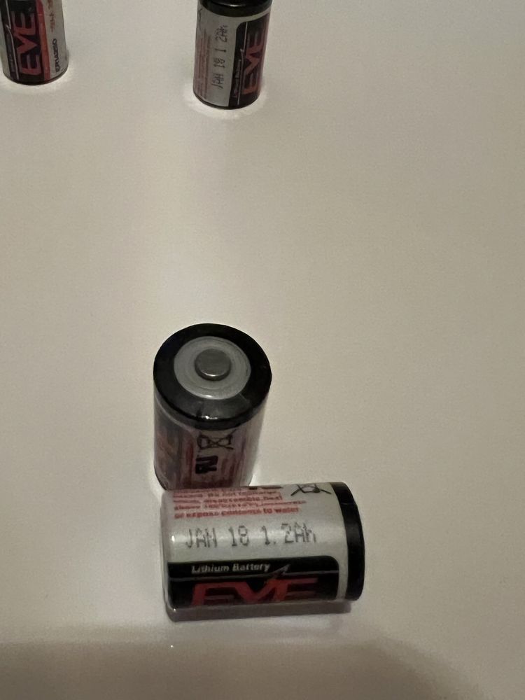 Pilhas 1/2. De 3,6v marca eye