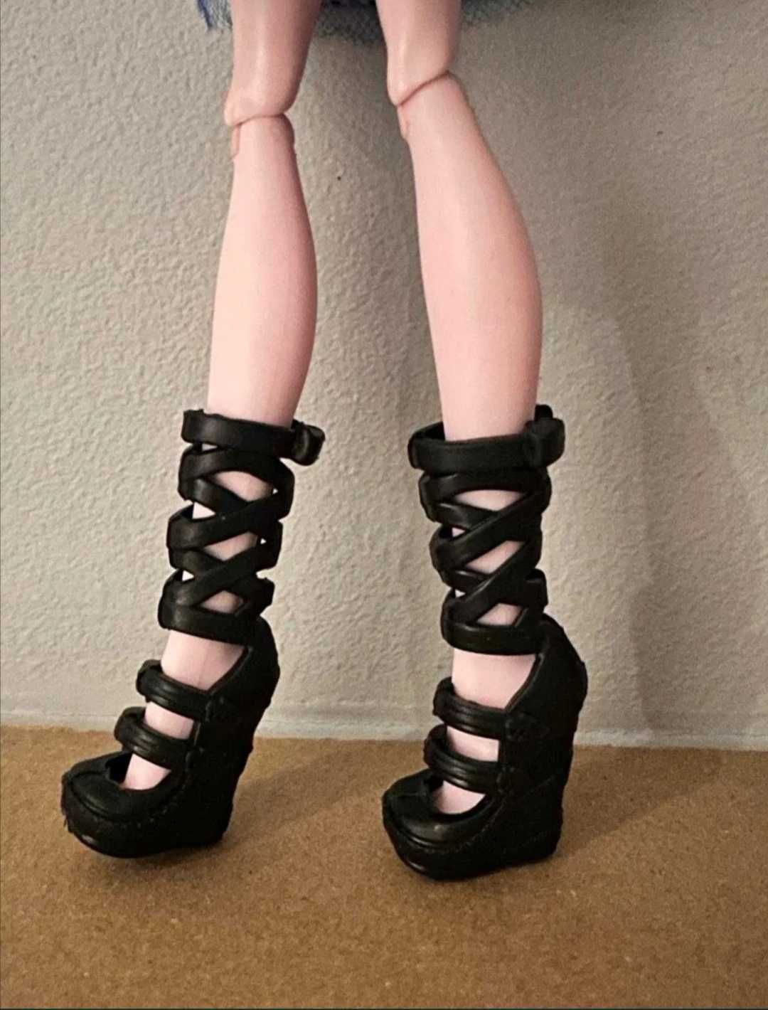 Buty dla lalki Monster High