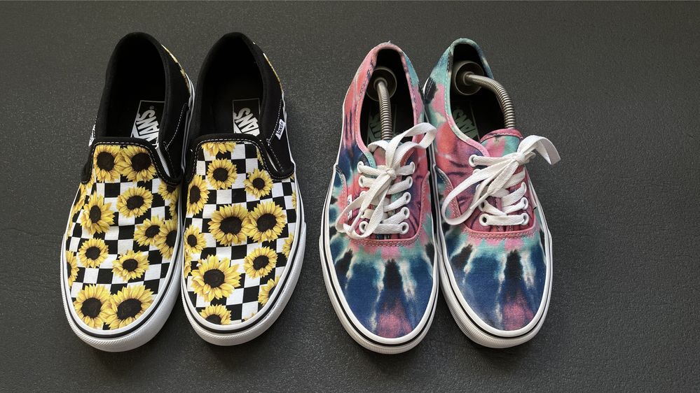 Кеди та сліпони Vans