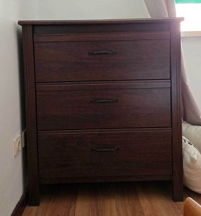 Cómoda de Quarto em Castanho Escuro em Perfeitas Condições