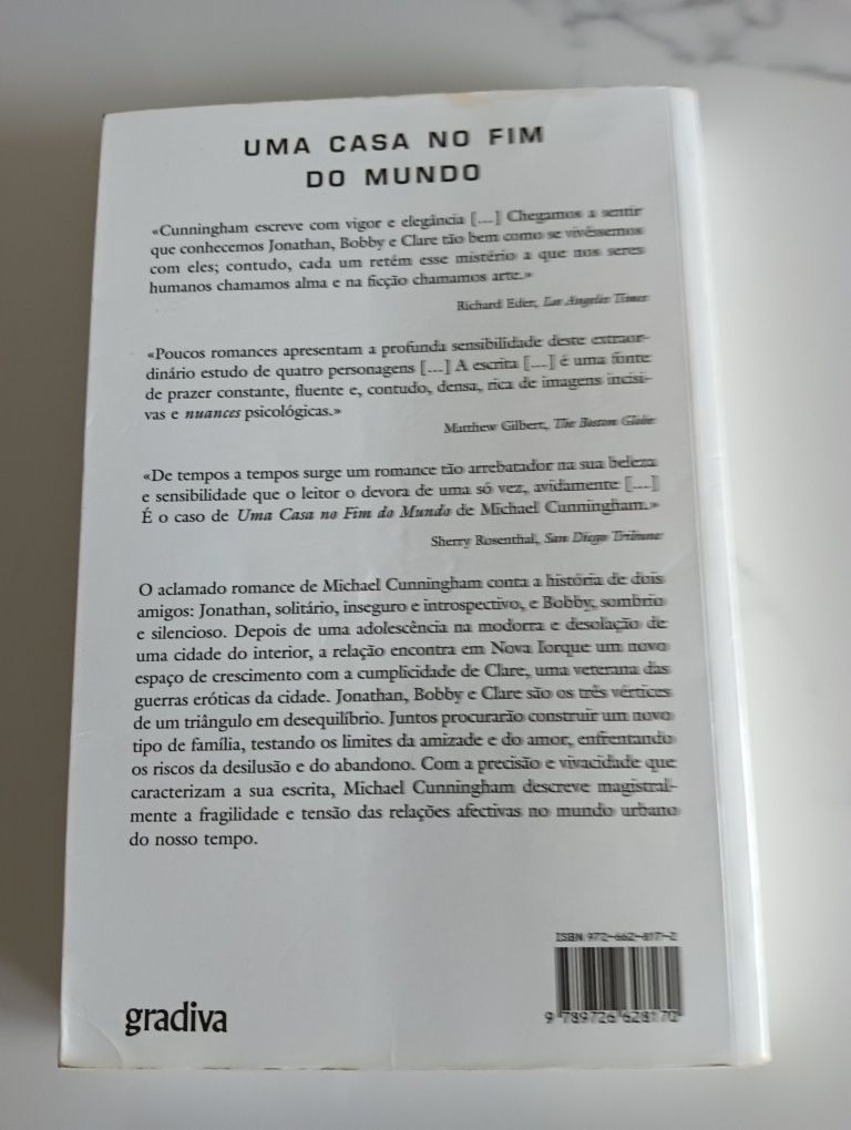 Uma Casa no Fim do Mundo	Michael Cunningham		Como novo!!